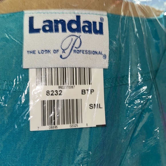 Landau 8232 Women's Snap Front Top - Picture 6 of 8